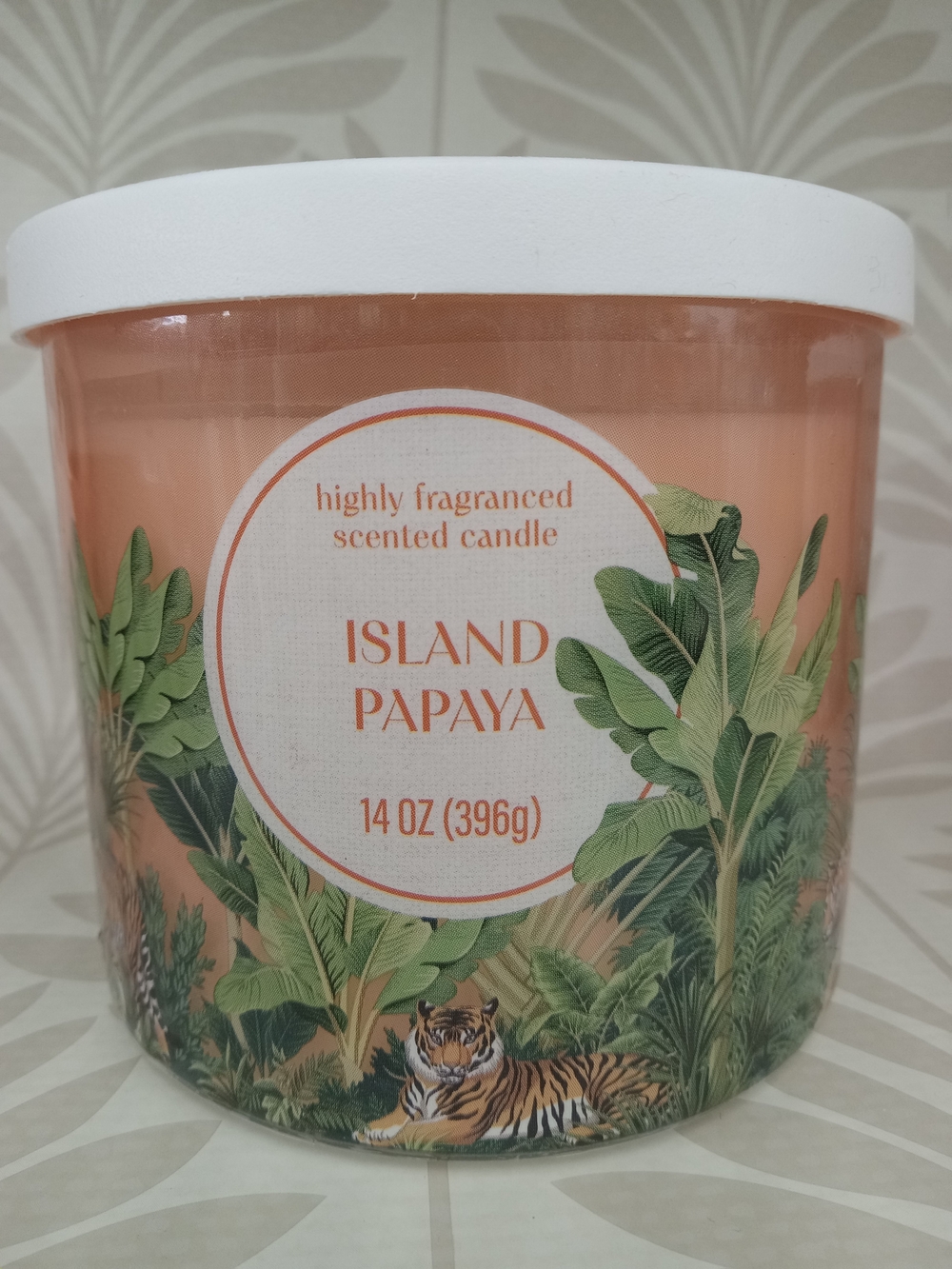 Island Papaya Scented Candle - Peach Coral & Green